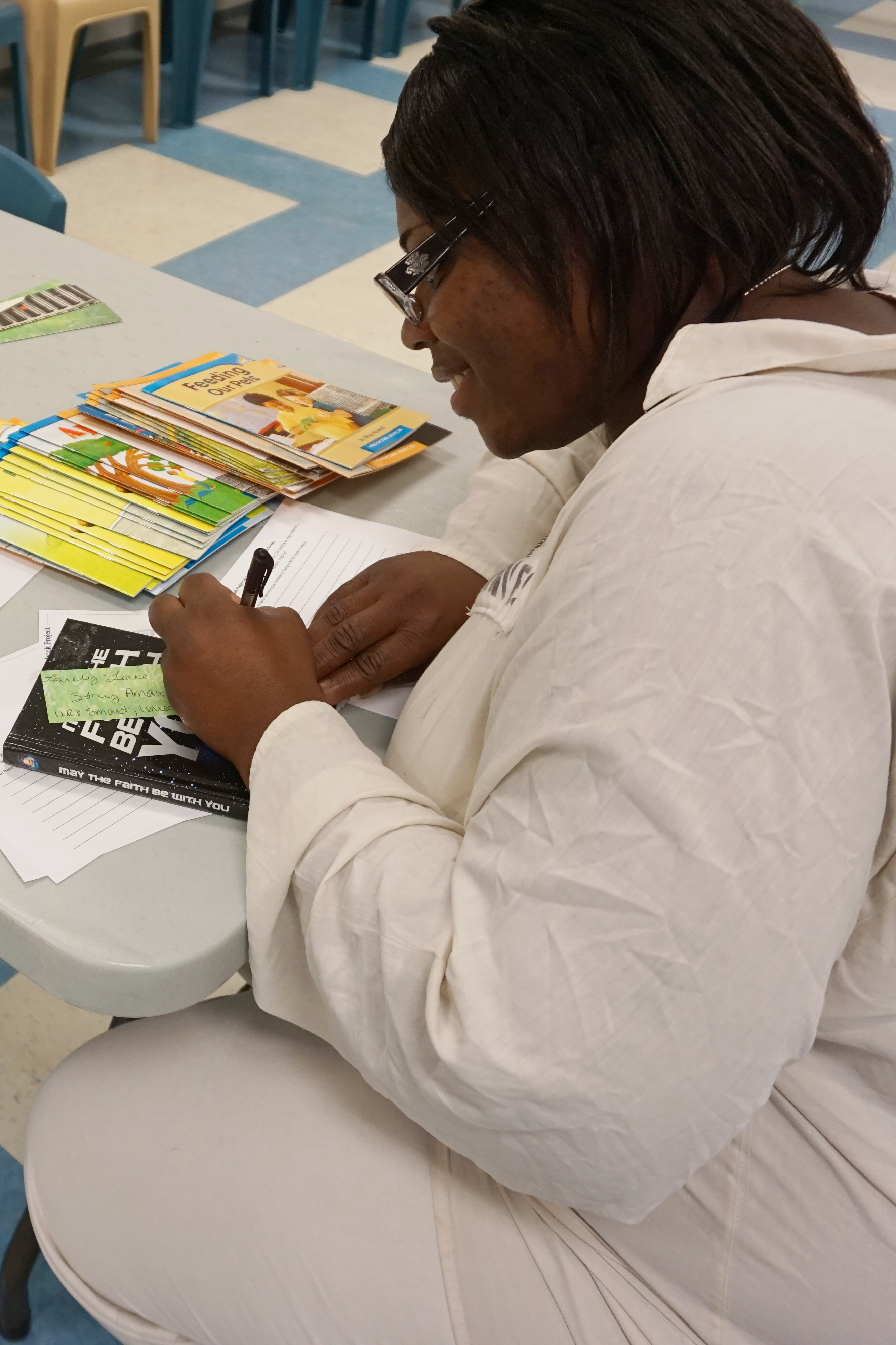 Storybook Project of Arkansas Allows Incarcerated Mothers to Read to their Children